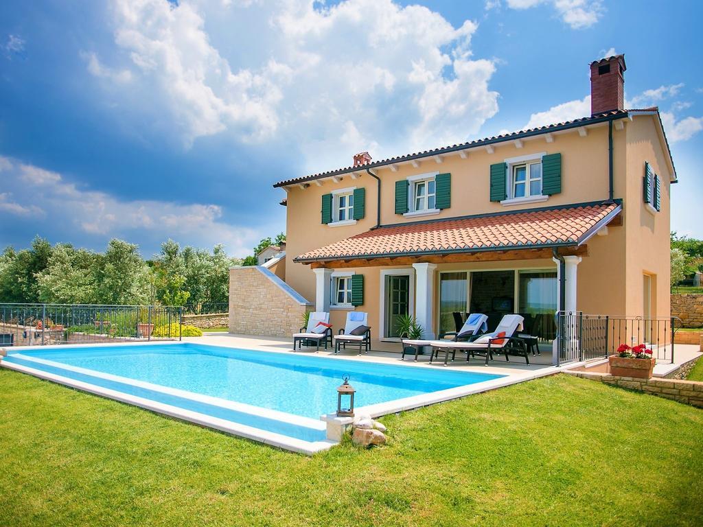 Luxurious Villa With Swimming Pool In Sveti Lovrec Selina 외부 사진